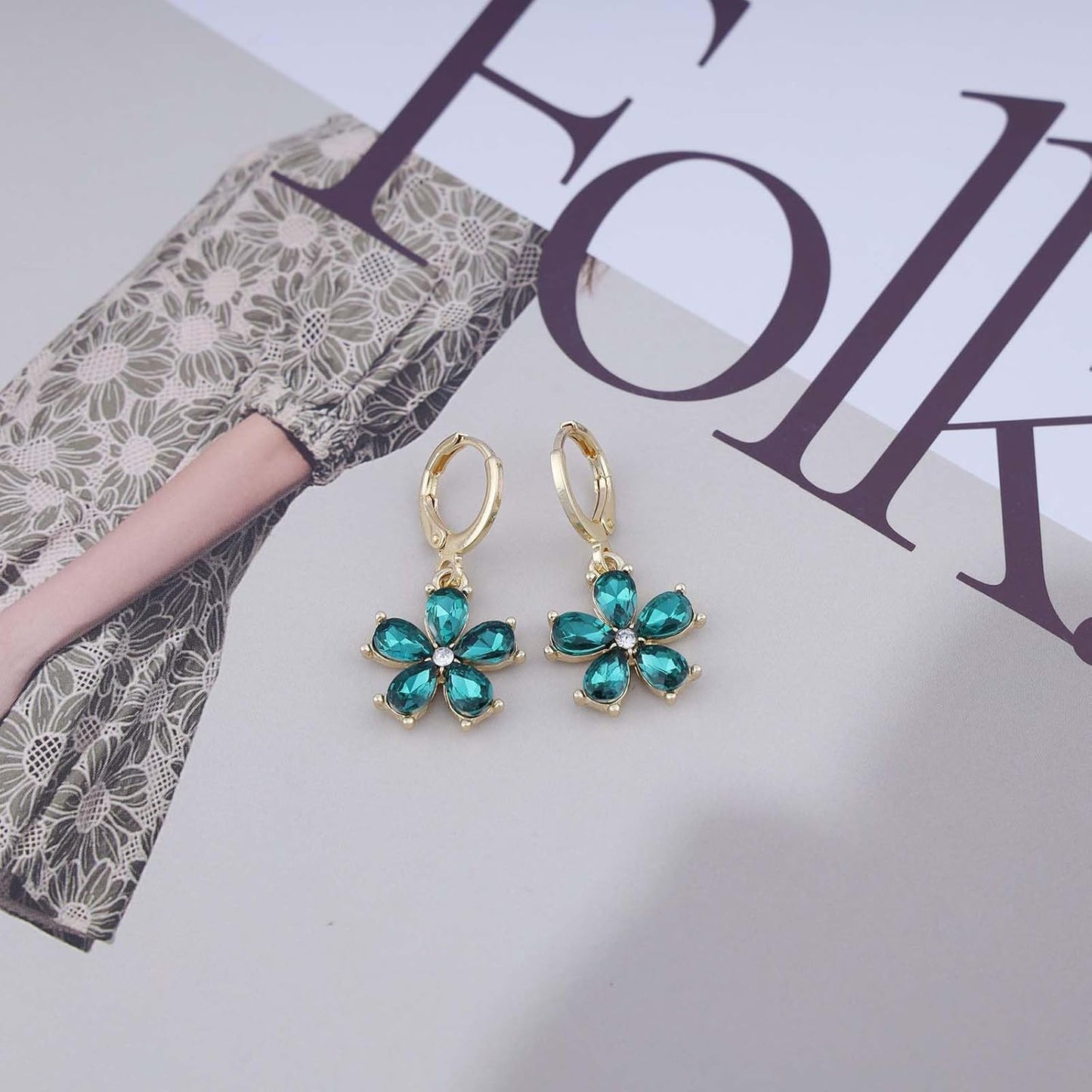 Vintage Emerald Flower Drop Earrings Green Crystal Flower Earrings Cz Flower Dangle Earrings Gold Huggie Hoop Earrings Jewelry for Women and Girls