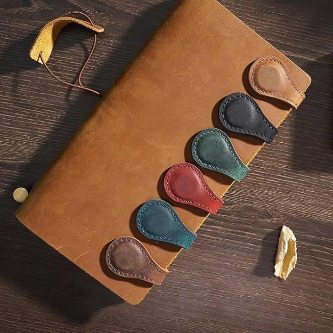 Personalized Magnetic Leather Bookmark, 26 Letters Custom Leather Bookmarks, Handmade, Leather Magnetic Bookmark for Book Lovers Readers Women Kid(Blue，J）