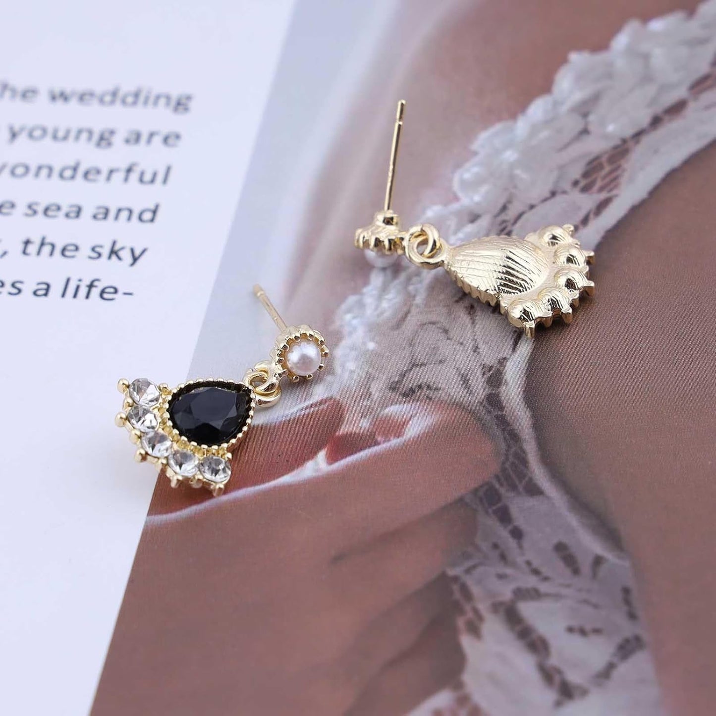 Vintage Black Crystal Teardrop Earrings Crystal Tassel Drop Earrings Gold Pearl Stud Earrings Black Onyx Earring Jewelry for Women